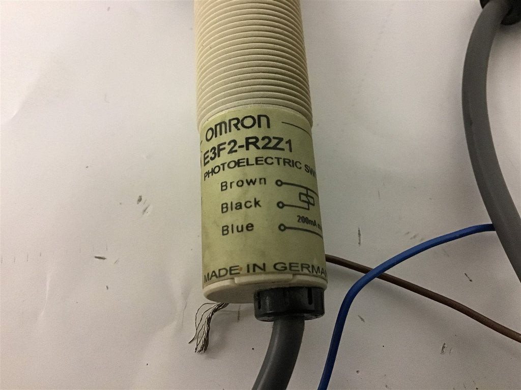 Omron E3F2-R2Z1 Photoelectric Sensor