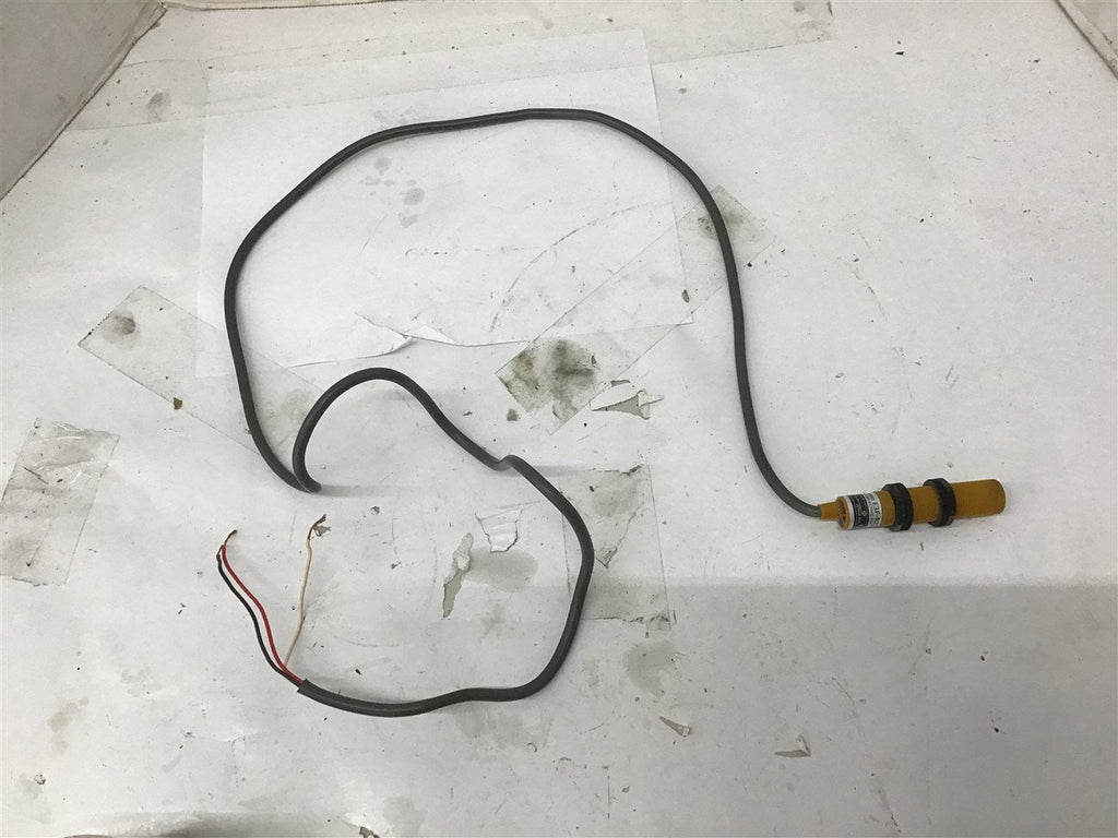 Omron E3F-R2Z1 24-240 VAC Photoelectric Sensor