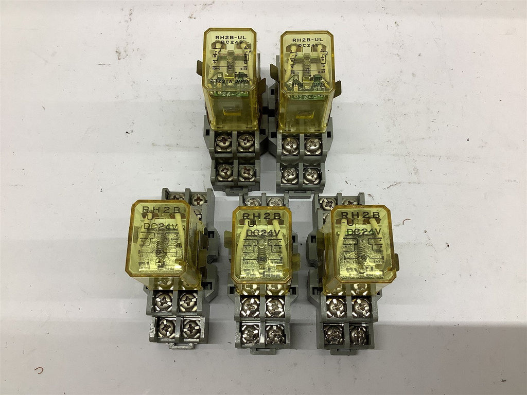 Idec RH2B Relay 24 VDC with Base Lot Of 5