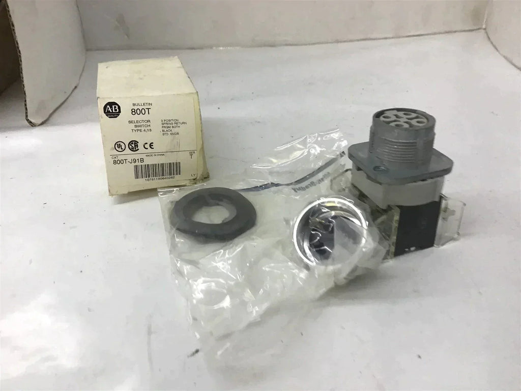 Allen-Bradley 800T-J91B Selector Switch 3-Position Spring Return