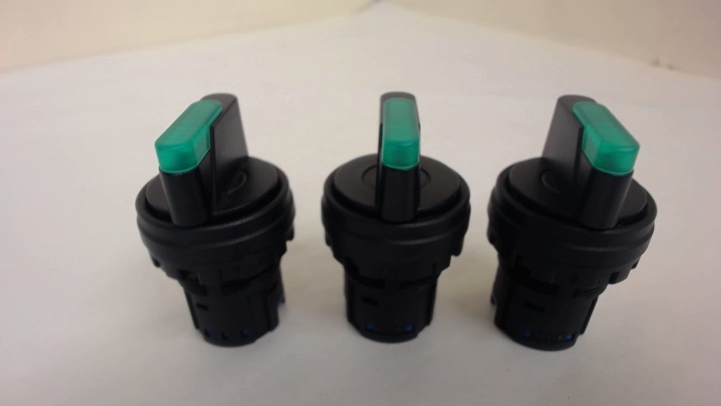 LOT OF 3 GREEN 3-POSITION MOMENTARY SWITCHES