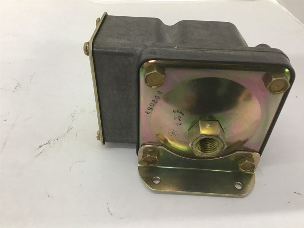 IMO Barksdale D2T-A3 Controls Pressure Or Vacuum Actuated Switch .03-3 PSI