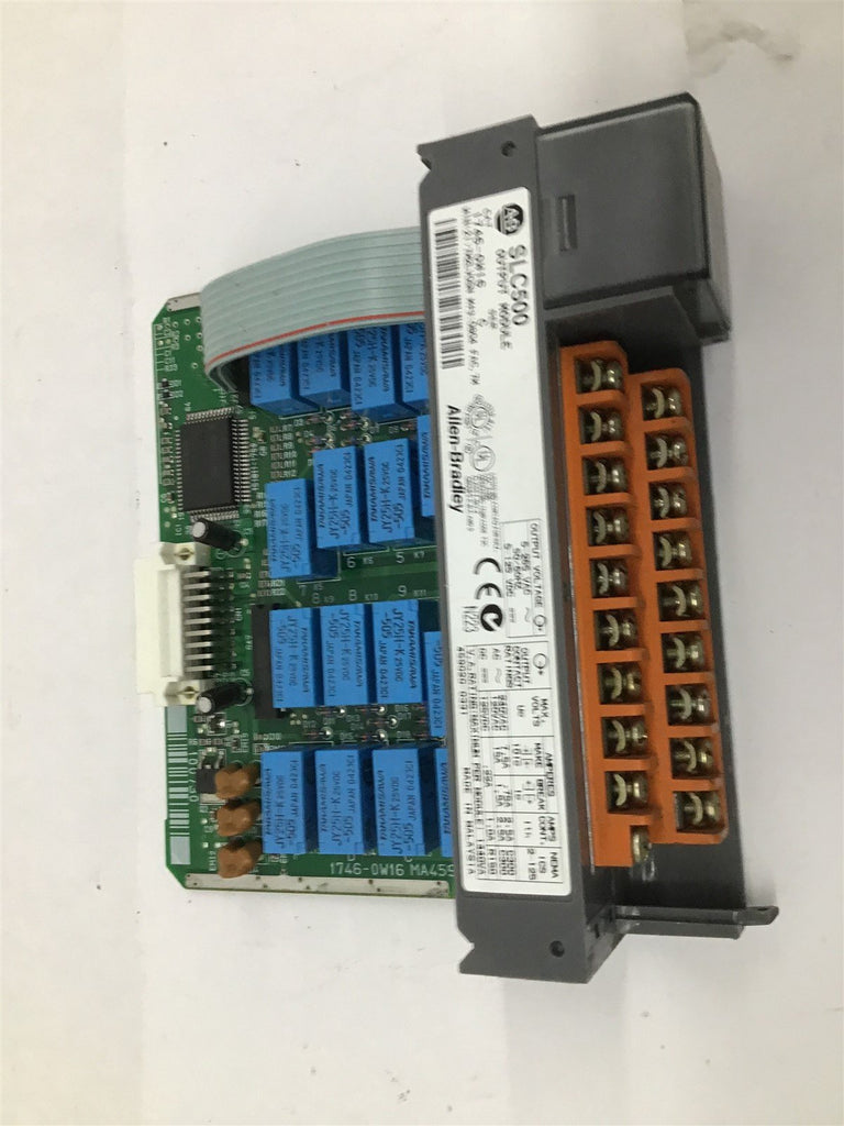 Alllen-Bradley SLC500 1746-OW16 Ser C 10-250VAC 50/60Hz 10-125VDC