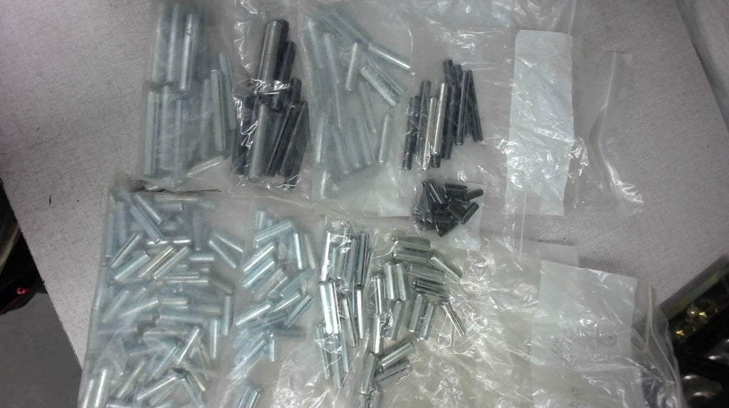 LOT OF ASSORTED ROLL PINS,