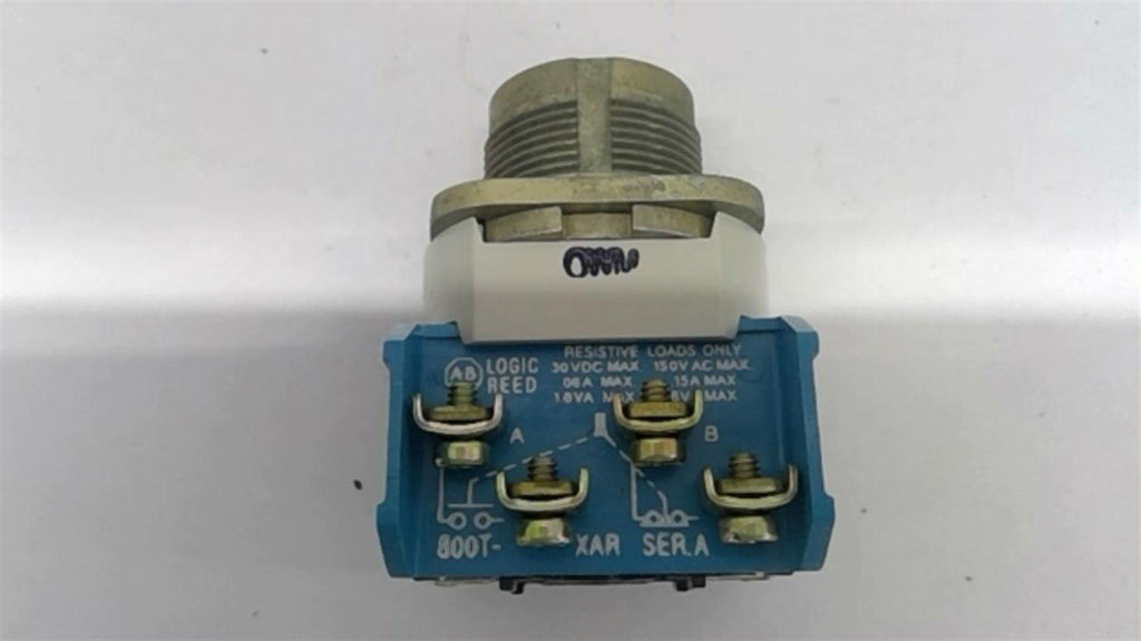 Allen Bradley 800T-J2BR Selector Switch 3 Position Type 4.13