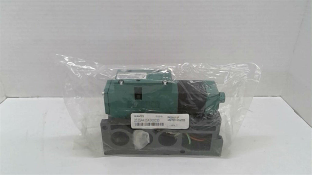 Numatics 253SA415K000030 Solenoid Valve 150 PSI 120 Volt coil