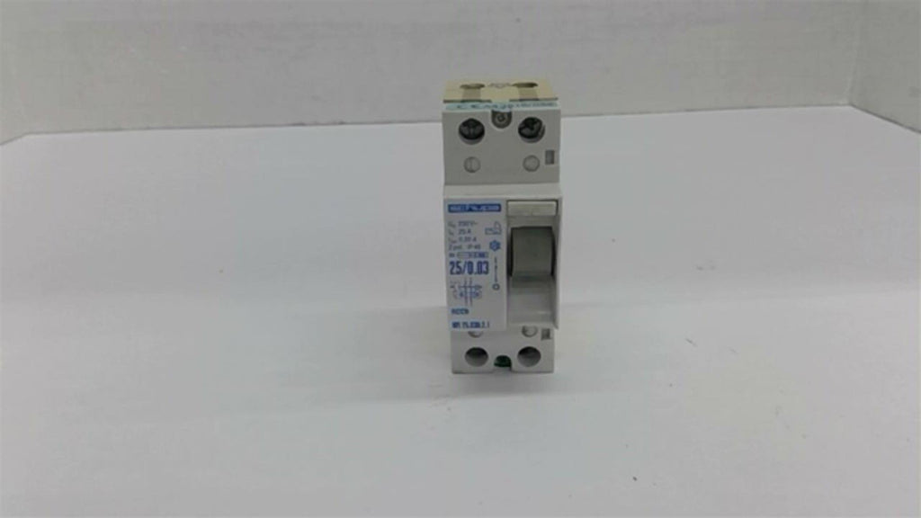 Schupa NFI25.030.2.1 Circuit Breaker 25 Amp 230 volt
