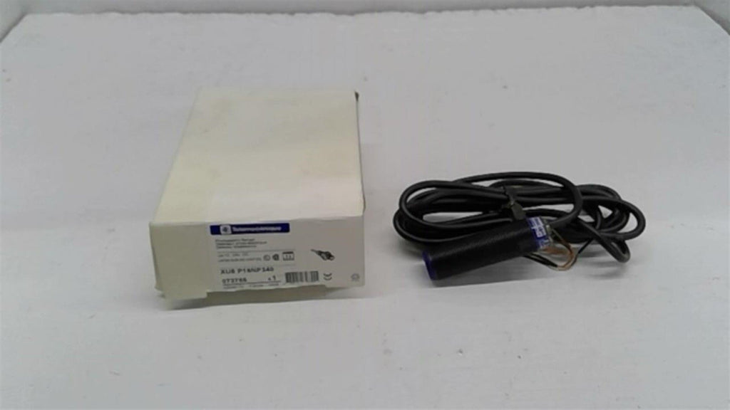 Telemecanique XU5P18NP340 24V Photoelectric Sensor