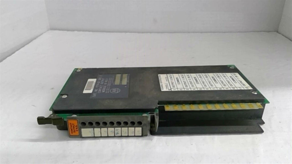 Allen Bradley 1717-OZ Series C Contact Output Module