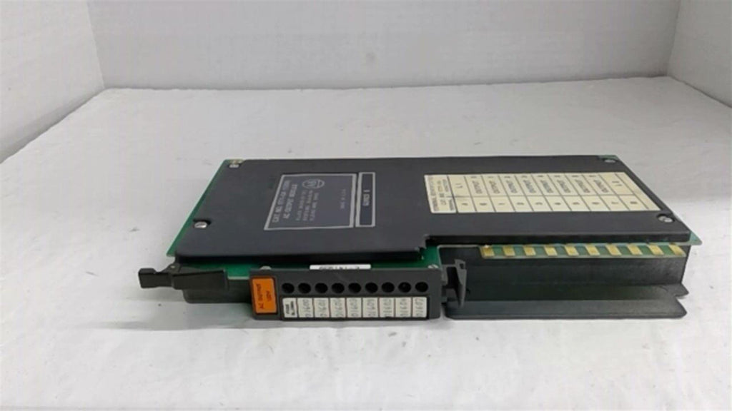 Allen Bradley 1771-OA 120V AC Output Module