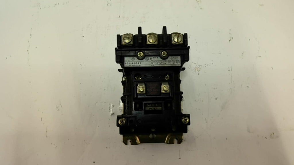 Allen Bradley 500-A0D93 Size 0 Starter 5 HP 460 Volts 115-120 Volt Coil