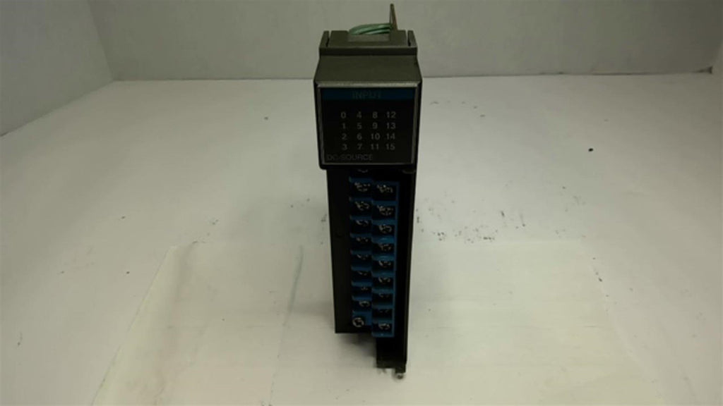 Allen Bradley 1746-1V16 SLC500 Input Module Missing Top Cover