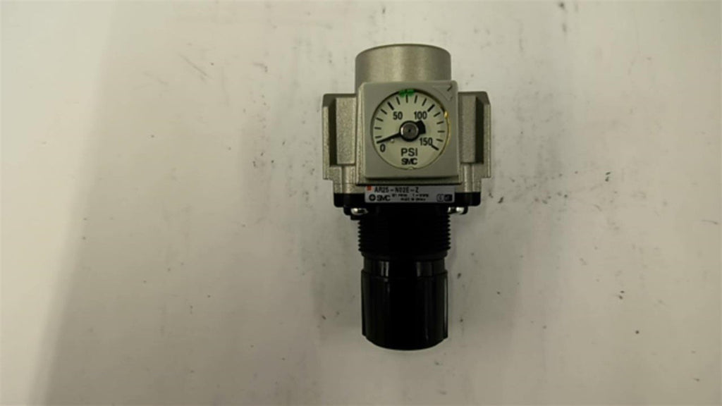 SMC AR25-N02E-Z 150 PSI Regulator With Gauge