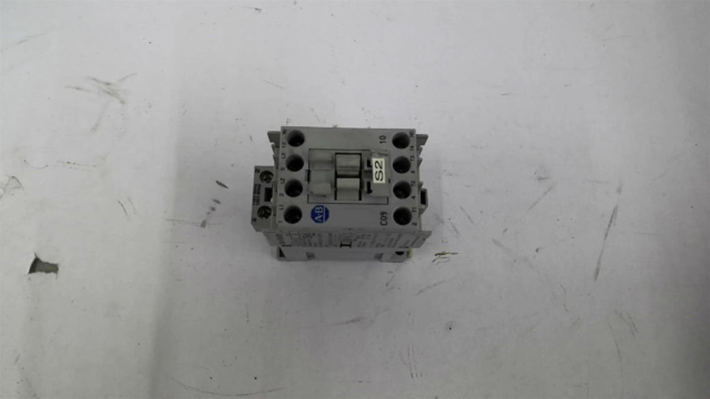 Allen-Bradley 100-C09*10 Contactor 25 Amp 600 Volts