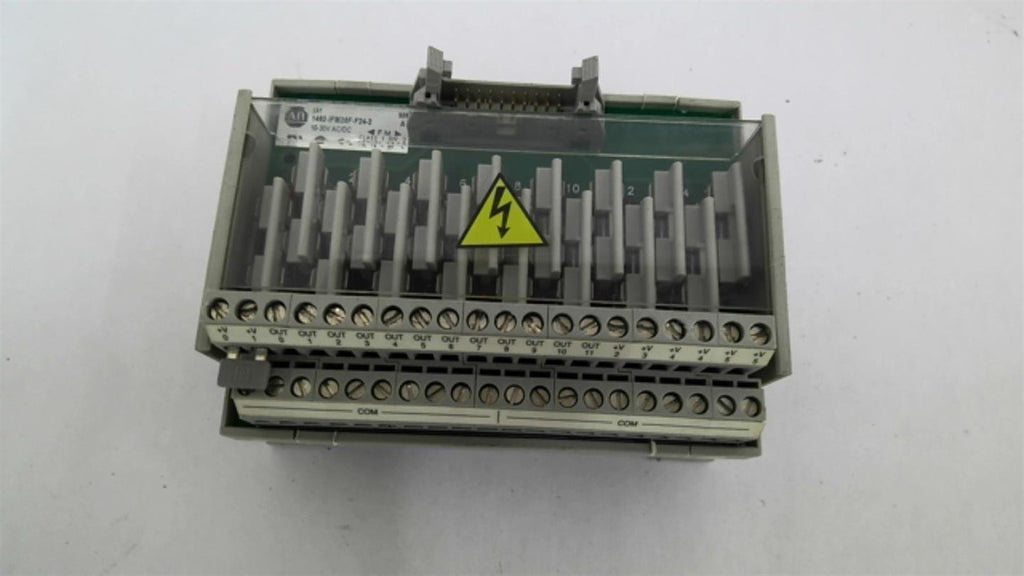 Allen-Bradley 1492-IFM20F-F24-2 Ser A Interface module 10-30 V AC/DC