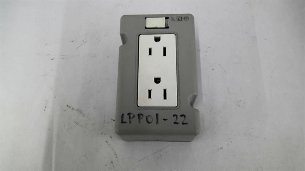 Allen Bradley 1492-REC15 Mounted Receptacle 15A 125V