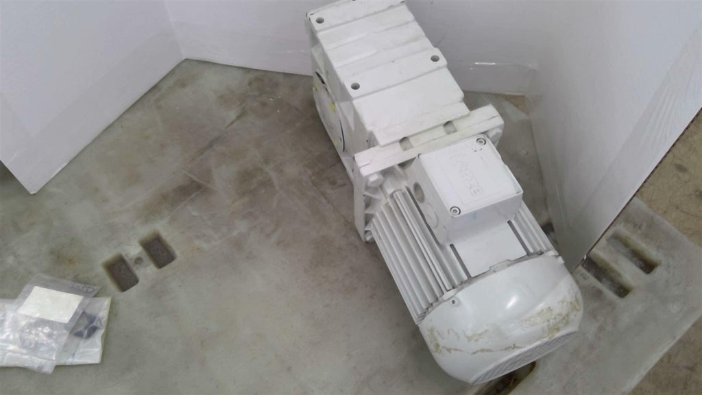 Lenze MDXMA1M 090-31 2.2KW AC Gear Motor 480V 3450 Rpm