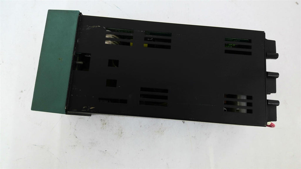 Honeywell DC3004-0-200-1-00-0111 Temperature Controller 120 VAC 10 VA