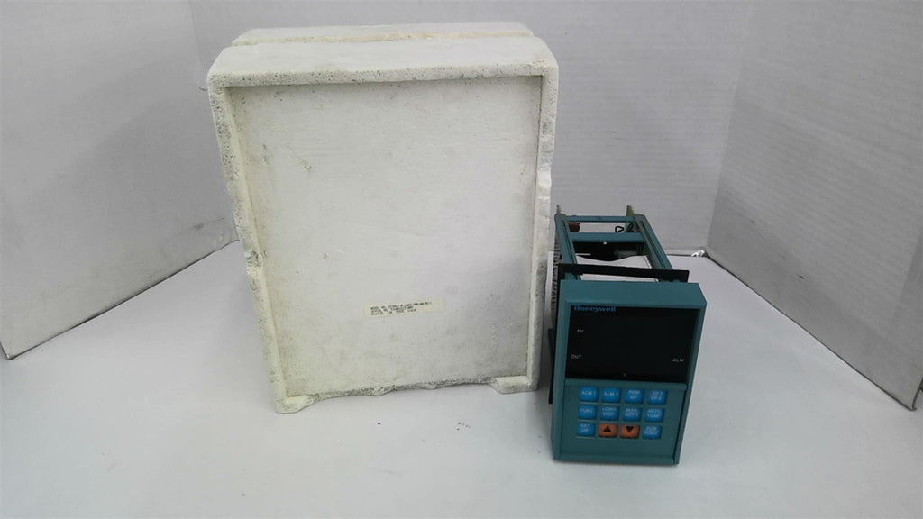 Honeywell DC5062-0-2003-300-00-0211 Digital Controller