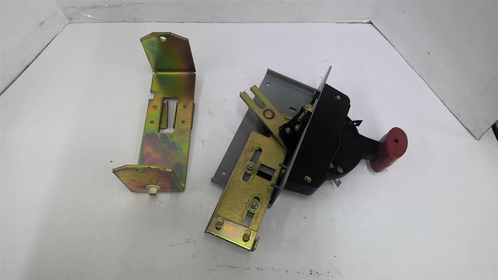 Disconnect Switch Handle Mechanism