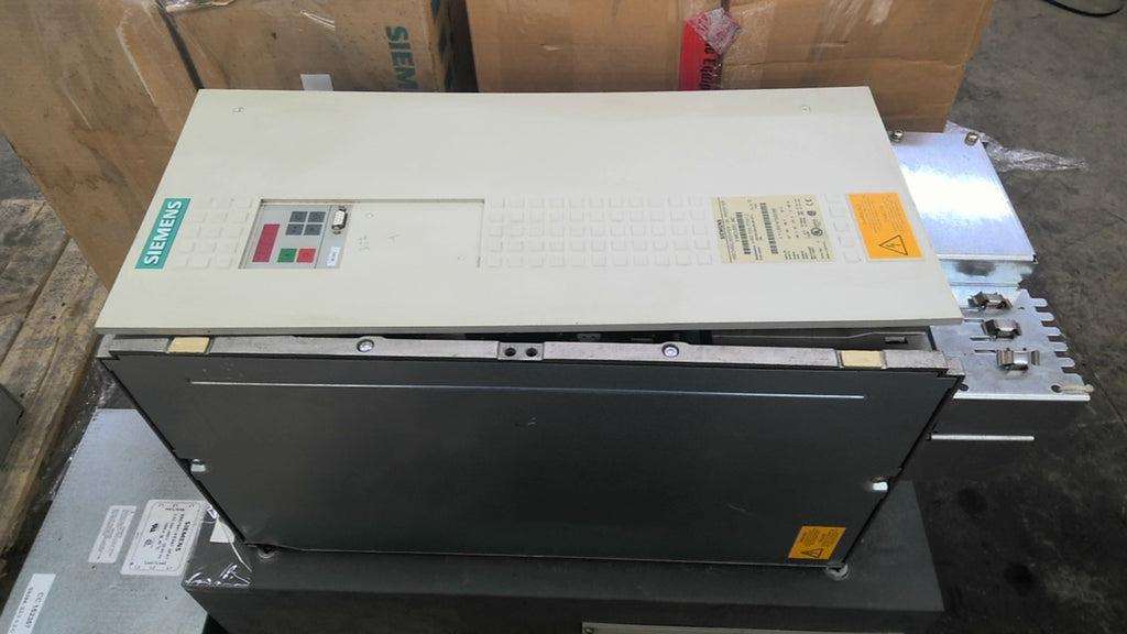 Siemens 1P6SE7024-7TD51-Z DC Inverter 650 Vdc 3 Phase 400 HZ