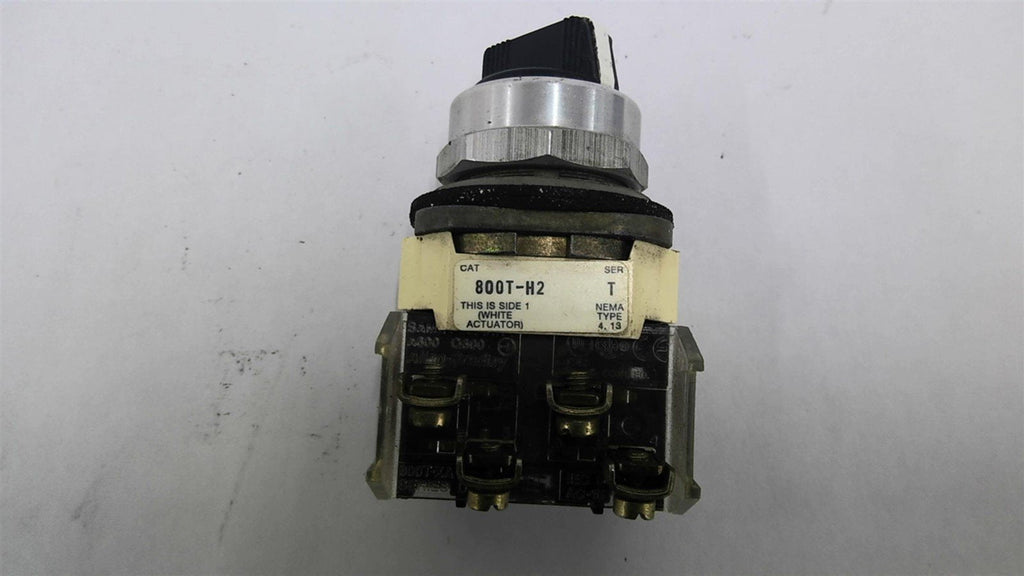 Allen-Bradley 800T-H2 Selector Switch