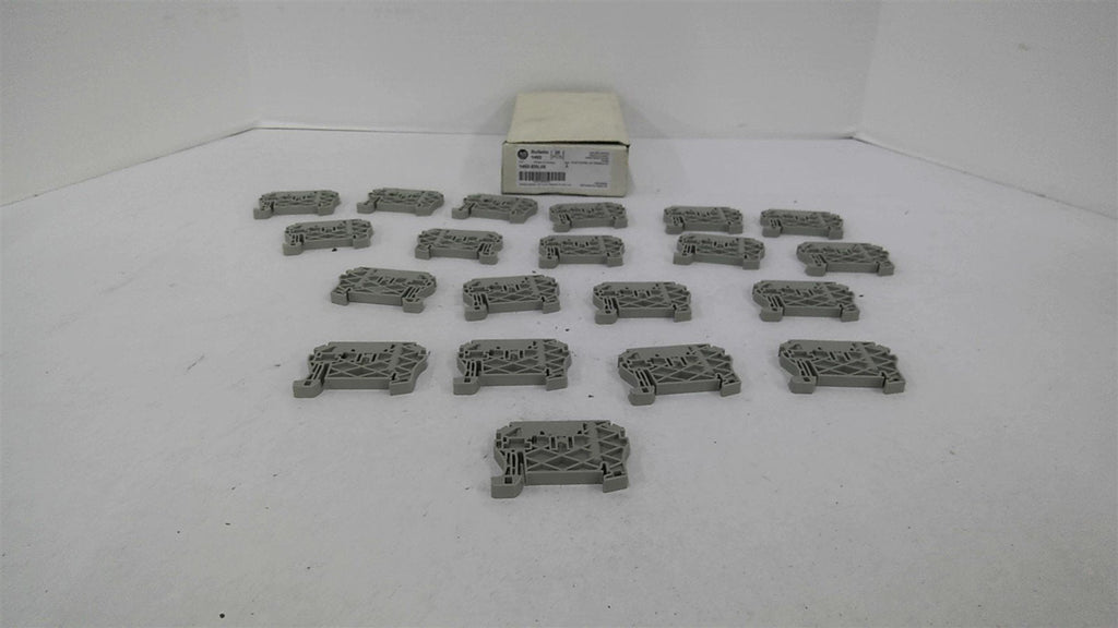 Allen-Bradley 1492-ERL35 End Retainers Lot Of 20