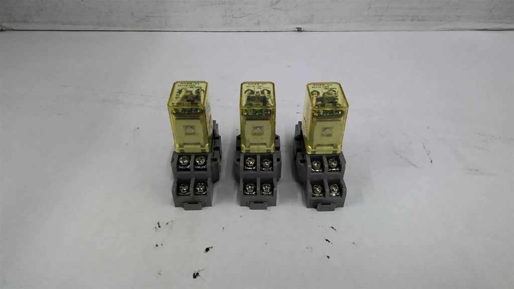 Idec RH2B-05 Relay 110-120 V Lot of 3