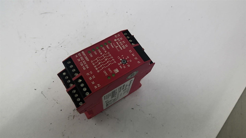 Allen Bradley MSR138.1DP Safety Relay