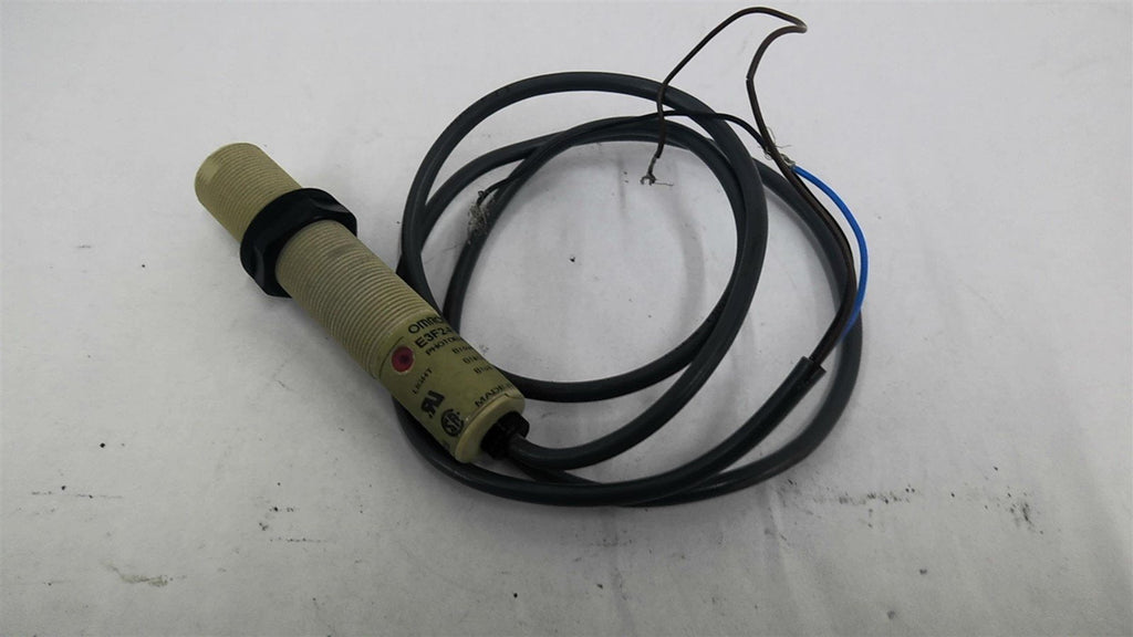 Omron E3F2-R2Z1 Photoelectric Sensor