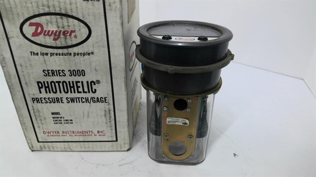 Dwyer 3006SGT-TP Series 3000 Photohelic Pressure Switch