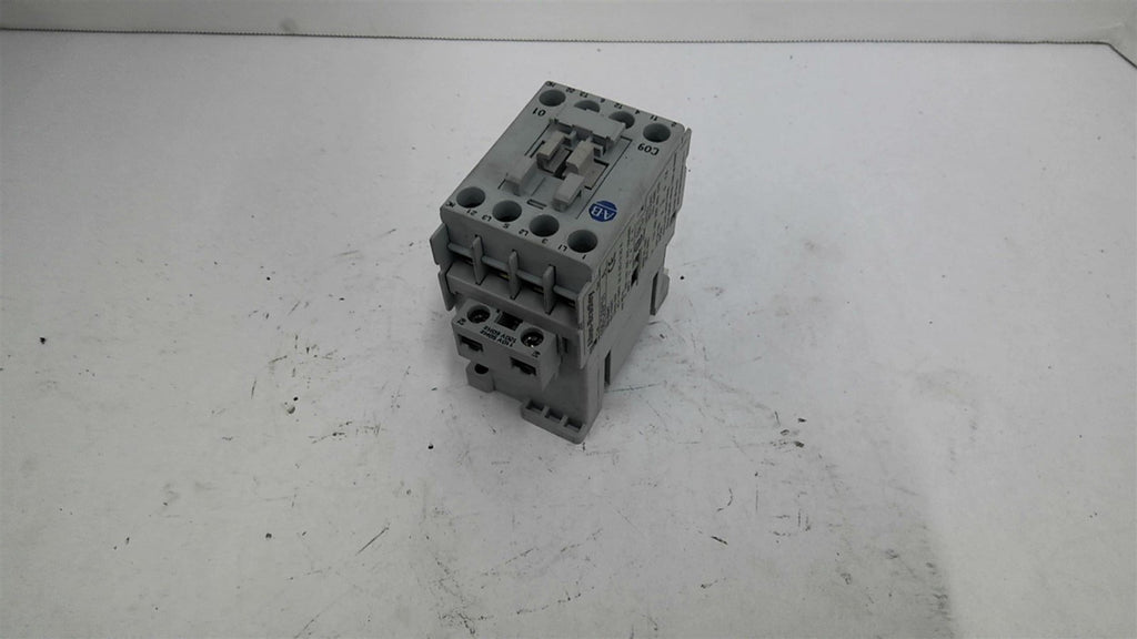 Allen-Bradley 100-C09*01 Contactor 460 V at 5 HP 25 Amp 600 Volts 120 Volt Coil