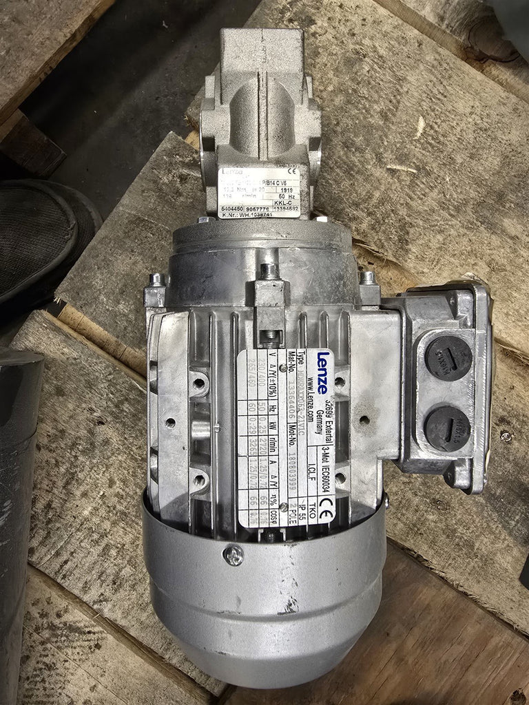 Lenze MDERAXX063-21V1C .25kW Gear Motor 230/460 20:1 Ratio 136/3600 RPM