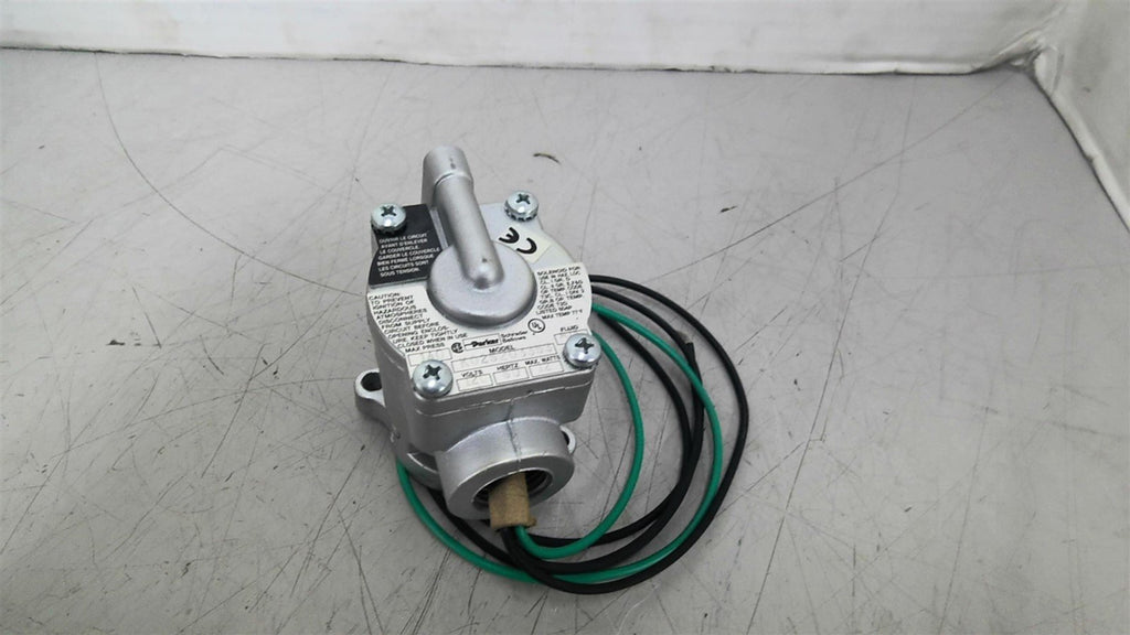 Parker K025203353 Solenoid Valve 120 Volts 60 HZ 12 Watts 140 PSI