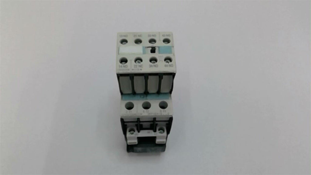 Siemens 3RT1024-1B Contactor W/ Siemens 3RH1921-1HA31 Auxiliary Contact