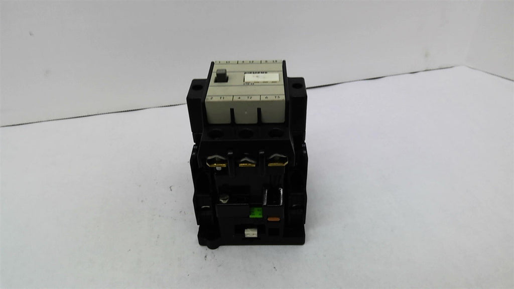 Siemens 3TB-44-17-0A Contactor 42 Amp 600 Vac