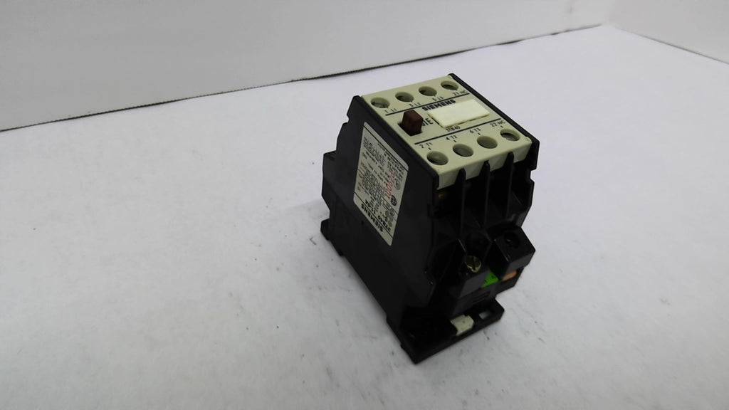 Siemens 3TB40-11-0A Contactor 460 Volts 2 HP