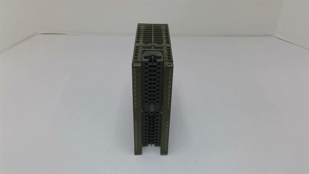 Siemens 6ES7322-1Bl00-0AA0 Simatic S7 Digital Module Missing Cover