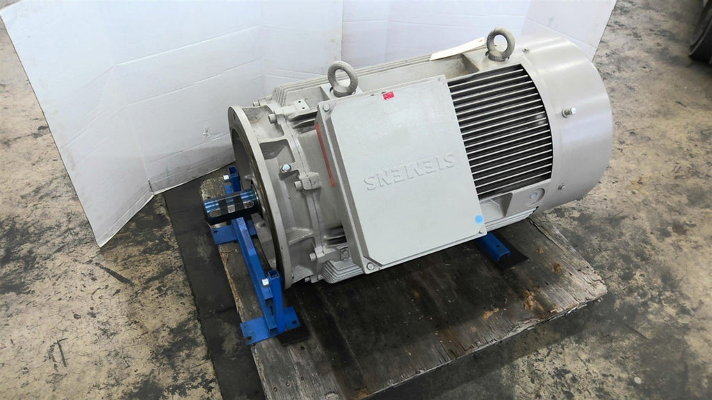 Siemens 1LG63134AA99-Z 152 KW AC Motor 1800 RPM 4P 3 Phase 480 V TEFC 60 HZ