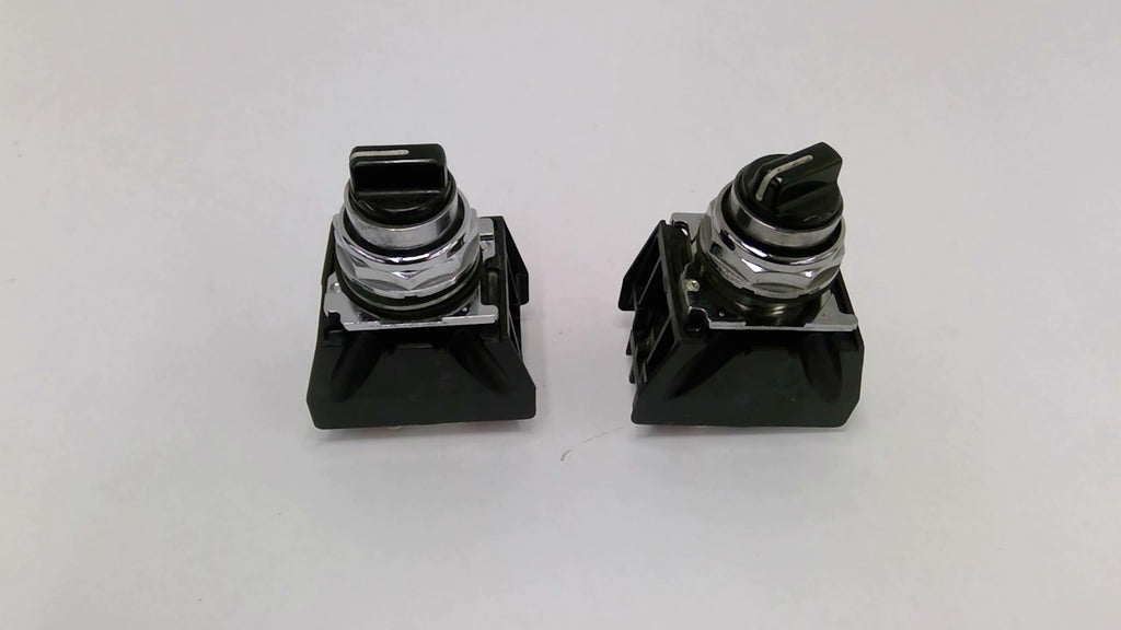 Eaton 10250TD3 2 Position Operator Selector On 10250T Mounting Adapter Lot Of 2