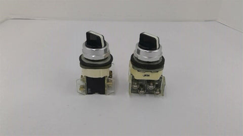 Allen Bradley 800T-H2 2 Position Selector Switch W/2 800T-XA Lot Of 2