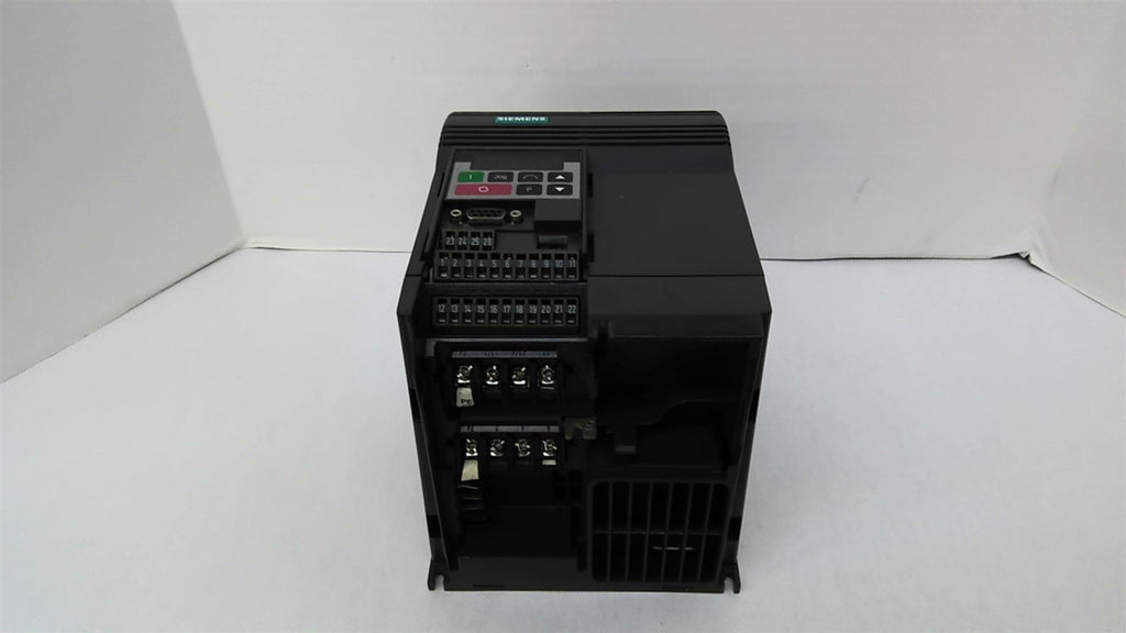 Siemens 6SE3215-8DB40 Industrial Control System 3p 5.90 Amps