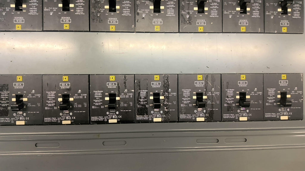 Square D NF442L2 250 A Circuit Breaker Panel 600Y/347 VAC 3 Phase 4 Wire Slots