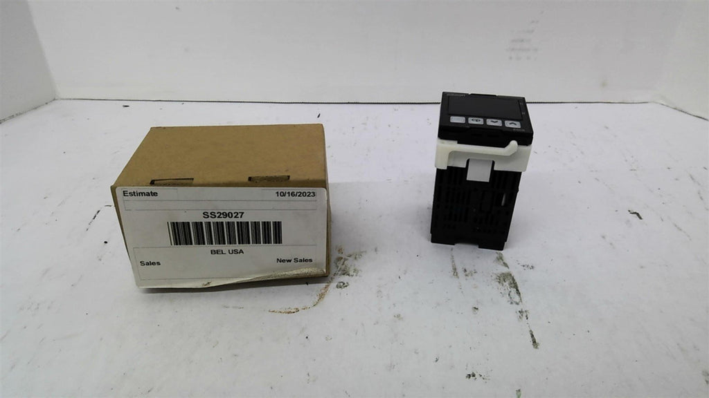 Omron E5CSV-R1T-F Temperature Controller Multi Range 100-240 VAC
