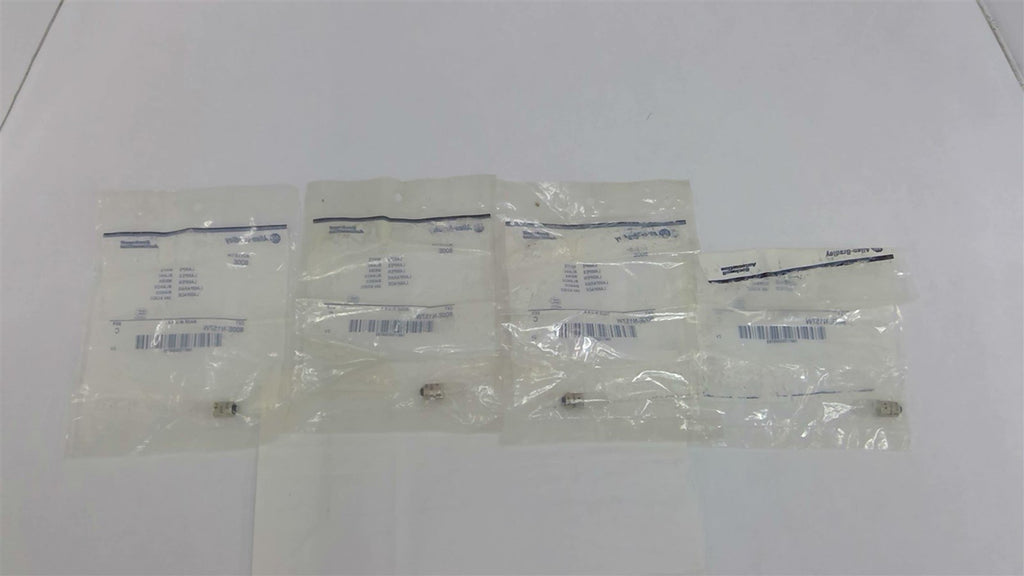 Allen Bradley 800E-N157W 24 Volt AC/DC White Lamp Lot Of 4