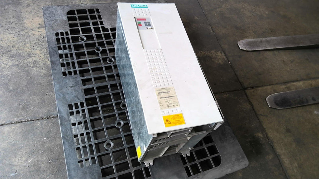 Siemens 67026-0ED61-Z Simovert AC Drive 54.9 A 480 Volts 500 HZ