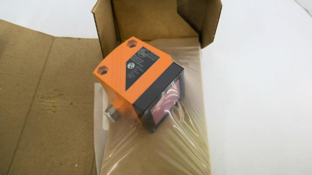 IFM O1D300 Photoelectric Distance Sensor