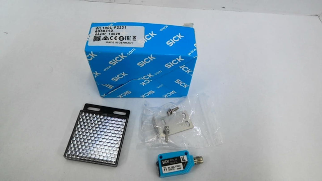 Sick WL100L-F2231 Photoelectric Sensor 10...30 Volts