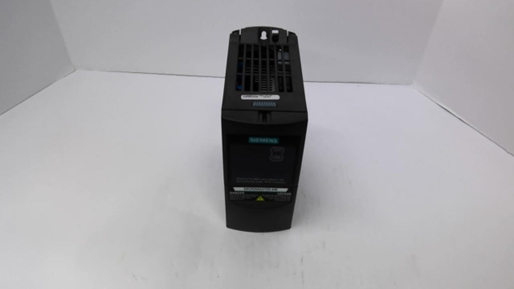 Siemens 6SE6440-2UC17-5AA1 Micromaster 440 AC Drive 1/30 AC 200/240 Volt