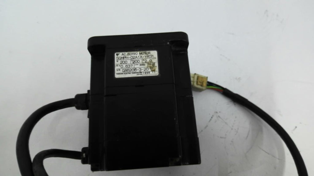 YASKaWA SGMPH-02A1A-YR31 200W 3000RPM 200V AC Servo Motor